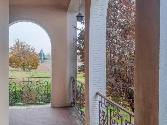 Villa Indipendente in vendita a Gazzuolo, Lombardia