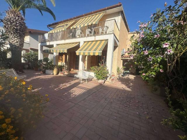 Villa Indipendente in vendita a Gela, Sicilia