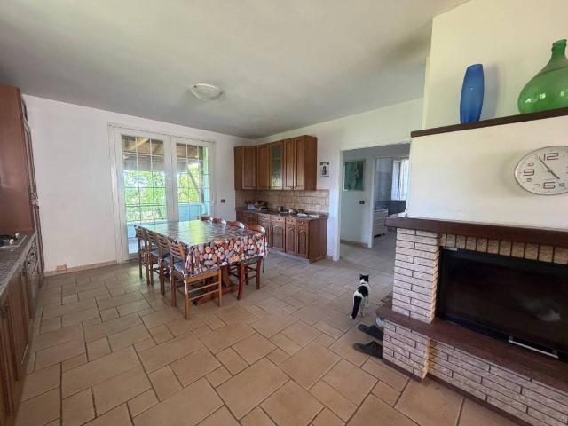Villa Indipendente in vendita a Gemmano, Reggio Emilia