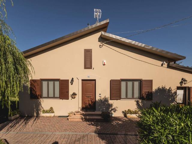 Villa Indipendente in vendita a Gemmano, Reggio Emilia