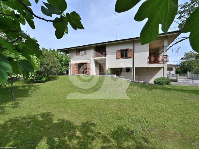 Villa Indipendente in vendita a Gemona Del Friuli, Friuli-Venezia Giulia
