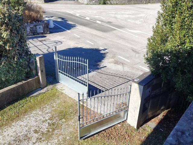 Villa Indipendente in vendita a Gemona Del Friuli, Friuli-Venezia Giulia