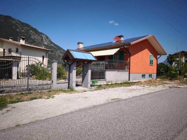 Villa Indipendente in vendita a Gemona Del Friuli, Friuli-Venezia Giulia