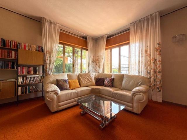 Villa Indipendente in vendita a Gemona Del Friuli, Friuli-Venezia Giulia