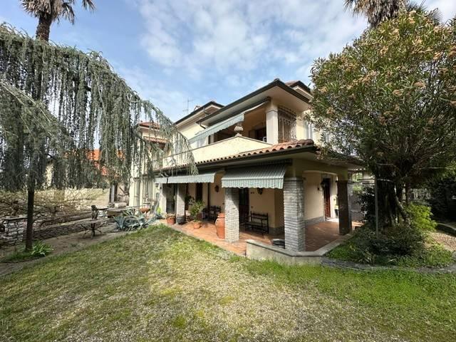 Villa Indipendente in vendita a Comunità Montana Valli del Verbano, Gemonio