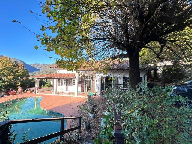Villa Indipendente in vendita a Comunità Montana Valli del Verbano, Gemonio