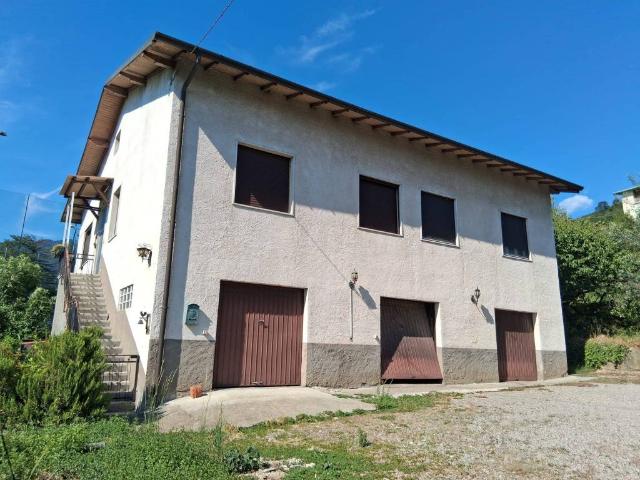 Villa Indipendente in vendita a Gemonio, Varese