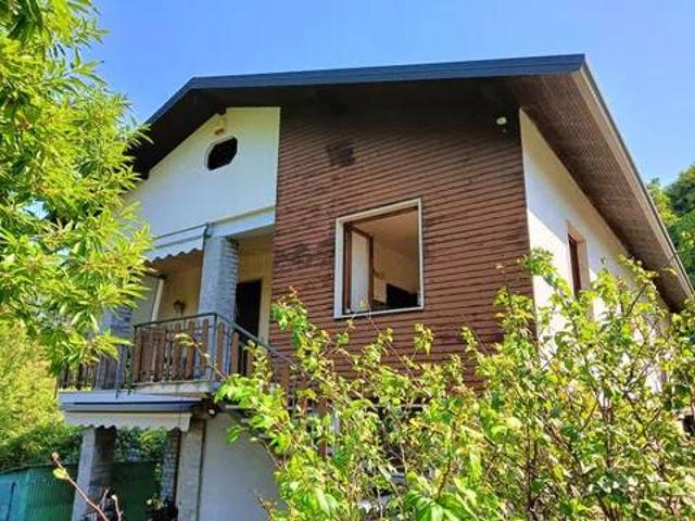 Villa Indipendente in vendita a Gemonio, Varese