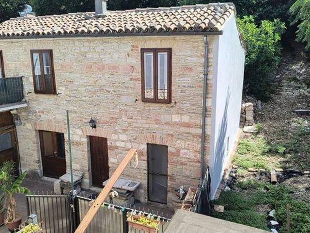 Villa Indipendente in vendita a Camponocecchio, Genga