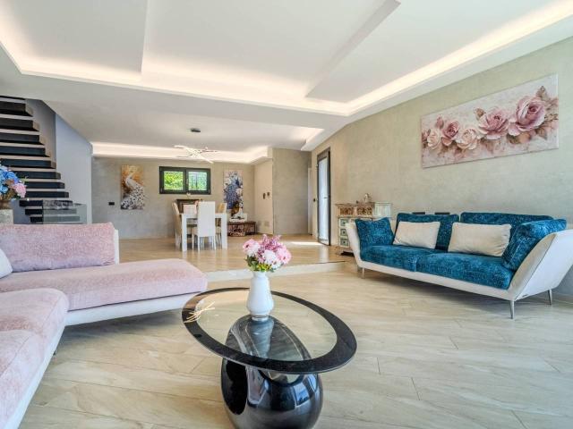 Villa Indipendente in vendita a Ponente, Serra Riccò