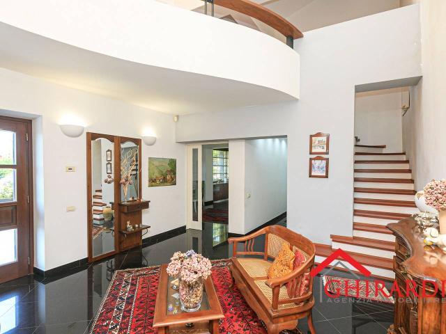 Villa Indipendente in vendita a Medio Ponente, Serra Riccò