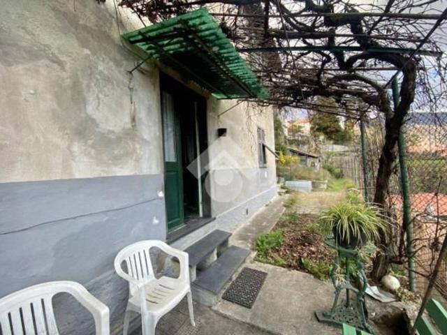 Villa Indipendente in vendita a Media Val Bisagno, Serra Riccò