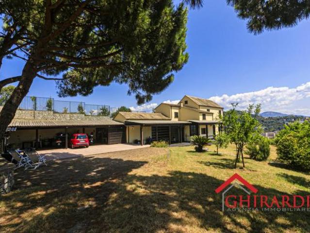 Villa Indipendente in vendita a Medio Ponente, Serra Riccò
