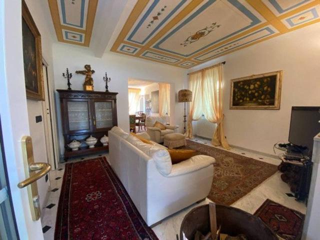 Villa Indipendente in vendita a Val Polcevera, Serra Riccò