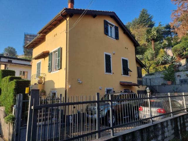 Villa Indipendente in vendita a Val Polcevera, Serra Riccò