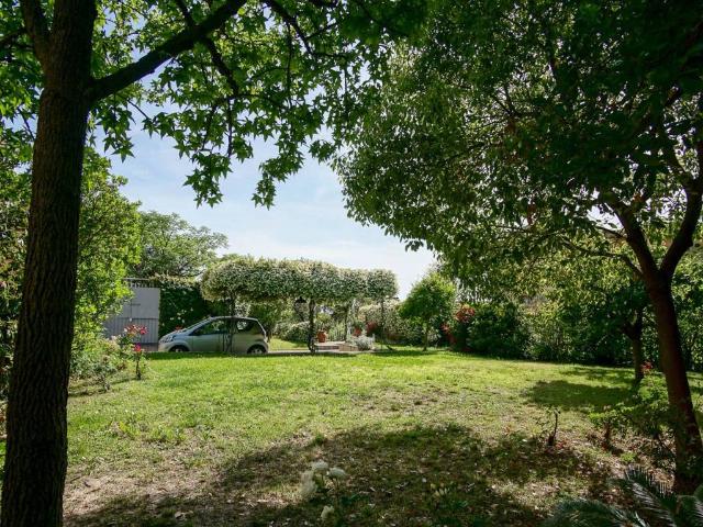 Villa Indipendente in vendita a Centro Est, Serra Riccò
