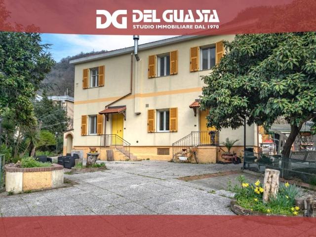 Villa Indipendente in vendita a Media Val Bisagno, Serra Riccò