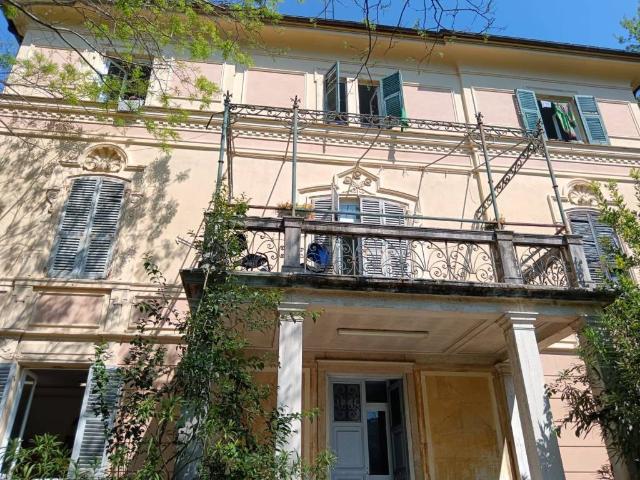 Villa Indipendente in vendita a Media Val Bisagno, Serra Riccò