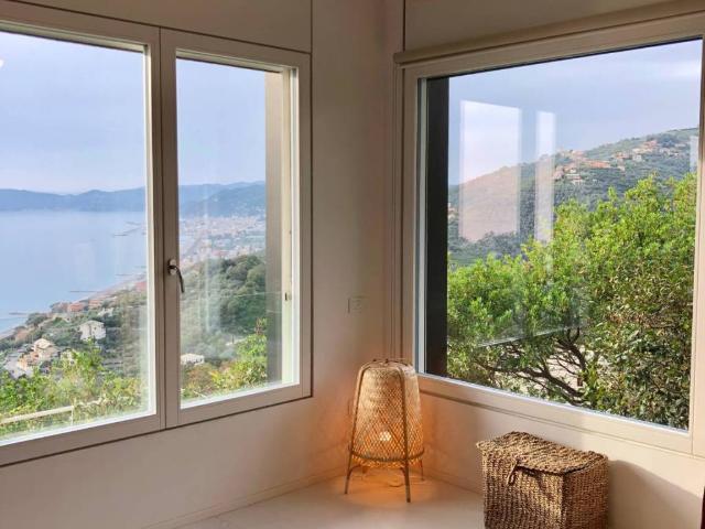 Villa Indipendente in vendita a Serra Riccò, Liguria