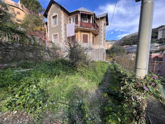 Villa Indipendente in vendita a Bassa Val Bisagno, Serra Riccò