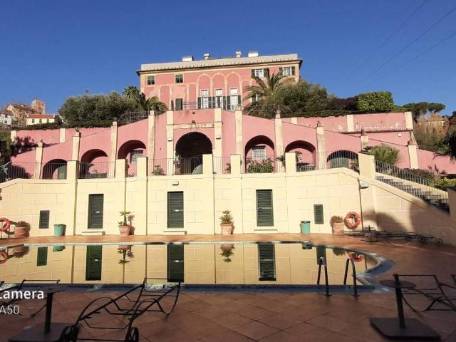 Villa Indipendente in vendita a Bolzaneto, Serra Riccò