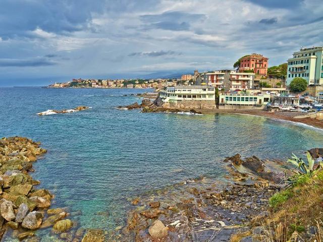 Villa Indipendente in vendita a Quarto dei Mille, Serra Riccò