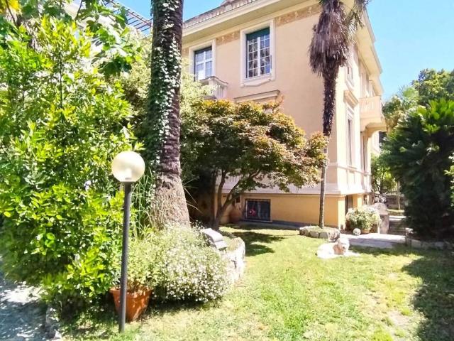 Villa Indipendente in vendita a Ponente, Serra Riccò