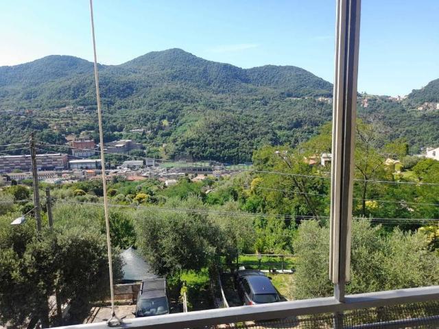 Villa Indipendente in vendita a Media Val Bisagno, Serra Riccò