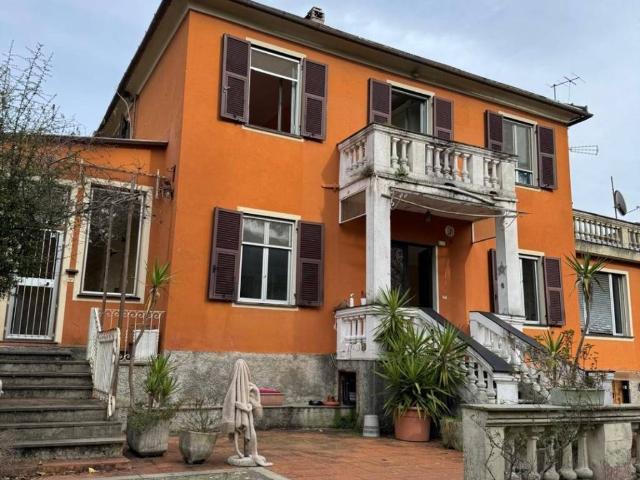 Villa Indipendente in vendita a Media Val Bisagno, Serra Riccò