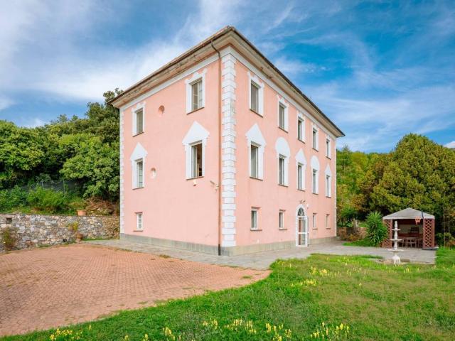 Villa Indipendente in vendita a Costa dei Ratti, Genova
