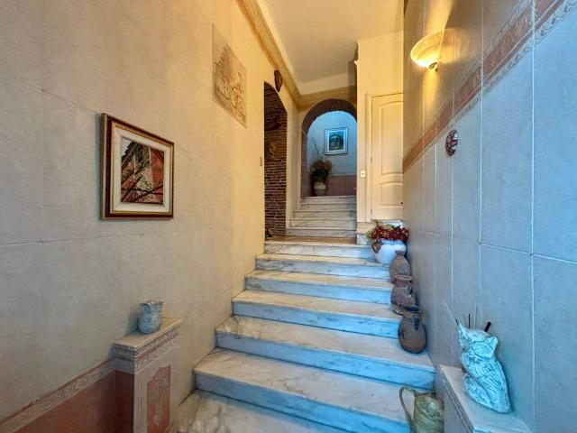 Villa Indipendente in vendita a Ponente, Serra Riccò