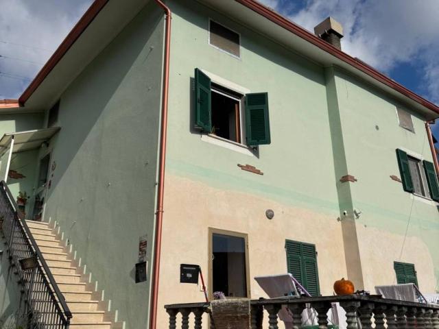 Villa Indipendente in vendita a Serra Riccò, Genova