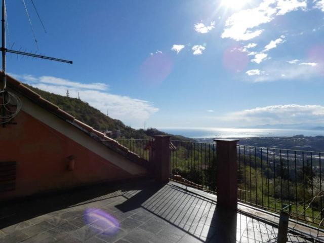 Villa Indipendente in vendita a Val Polcevera, Serra Riccò