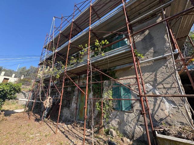 Villa Indipendente in vendita a Levante, Serra Riccò
