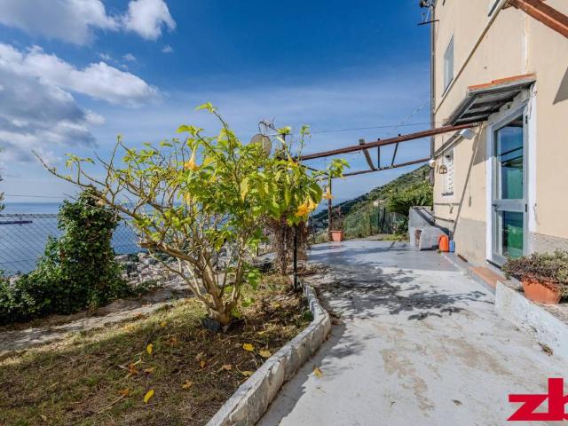 Villa Indipendente in vendita a Levante, Serra Riccò