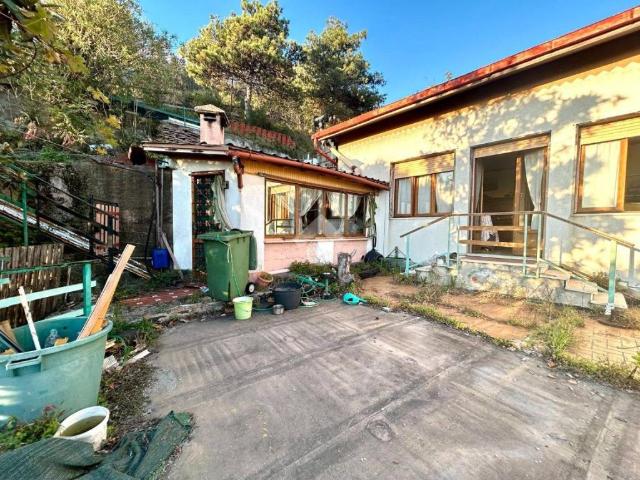 Villa Indipendente in vendita a Medio Ponente, Serra Riccò