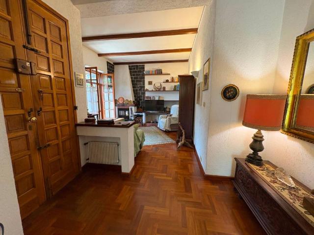 Villa Indipendente in vendita a Val Polcevera, Serra Riccò