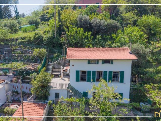 Villa Indipendente in vendita a Medio Ponente, Serra Riccò