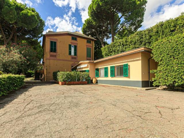 Villa Indipendente in vendita a Albaro, Genova