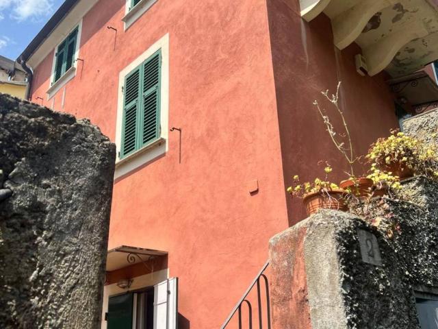 Villa Indipendente in vendita a Colle degli Ometti, Serra Riccò