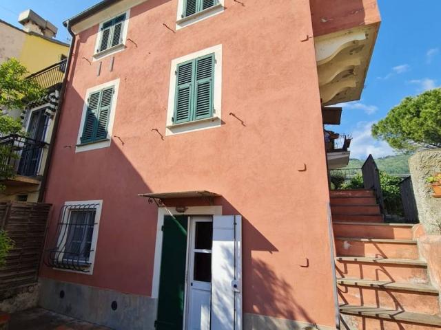 Villa Indipendente in vendita a Levante, Serra Riccò