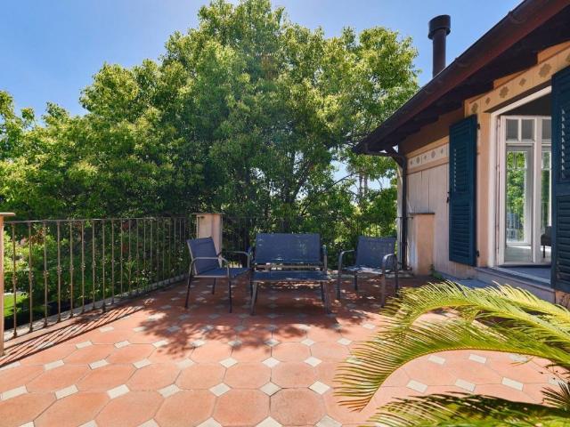 Villa Indipendente in vendita a Medio Levante, Serra Riccò