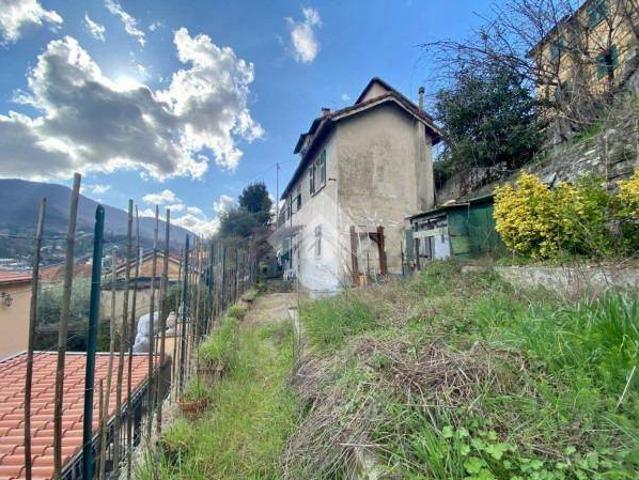 Villa Indipendente in vendita a Media Val Bisagno, Serra Riccò