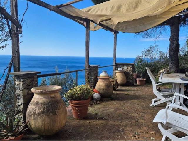 Villa Indipendente in vendita a Levante, Serra Riccò
