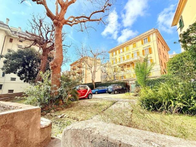 Villa Indipendente in vendita a Medio Ponente, Serra Riccò