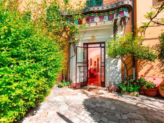 Villa Indipendente in vendita a Levante, Serra Riccò