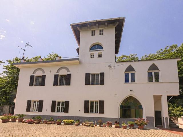 Villa Indipendente in vendita a Val Polcevera, Serra Riccò