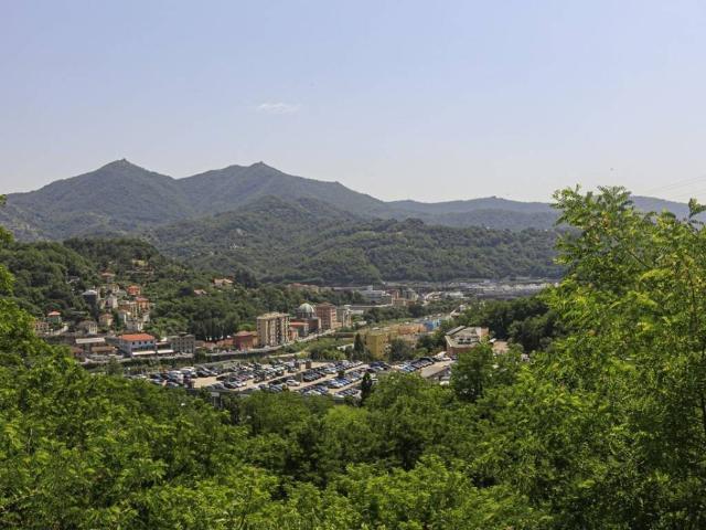Villa Indipendente in vendita a Val Polcevera, Serra Riccò