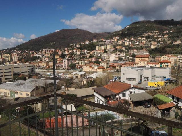 Villa Indipendente in vendita a Media Val Bisagno, Serra Riccò