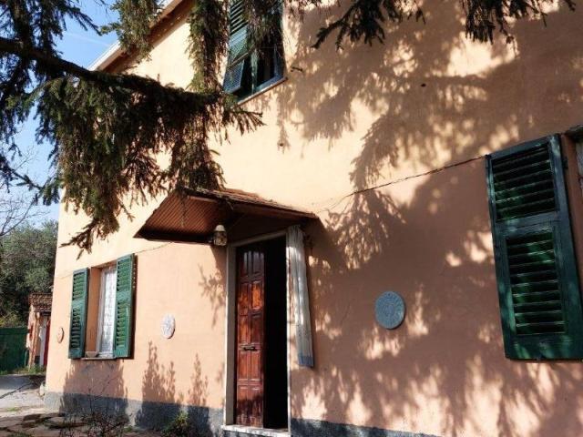 Villa Indipendente in vendita a Media Val Bisagno, Serra Riccò